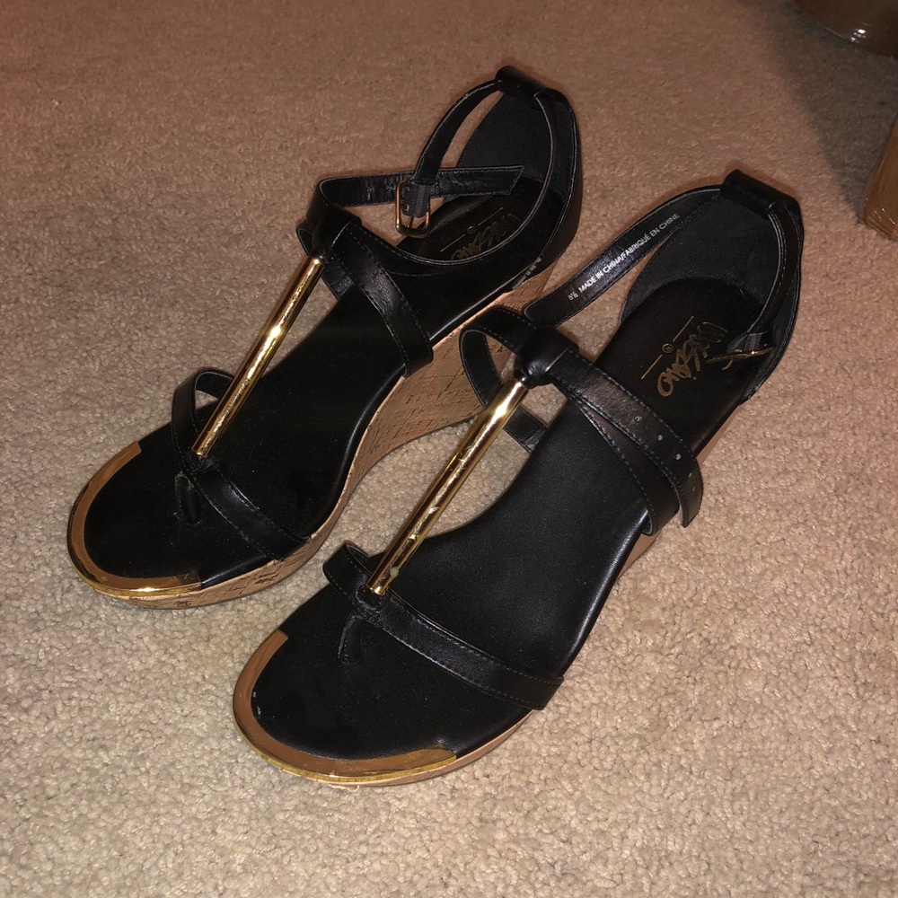 Black heels with gold accent